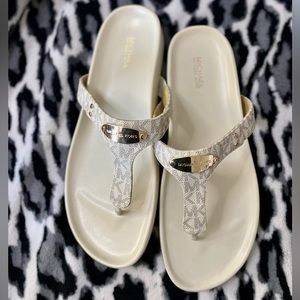 Michael Kors Plate Thong Sandals Women’s Size 9.5 M